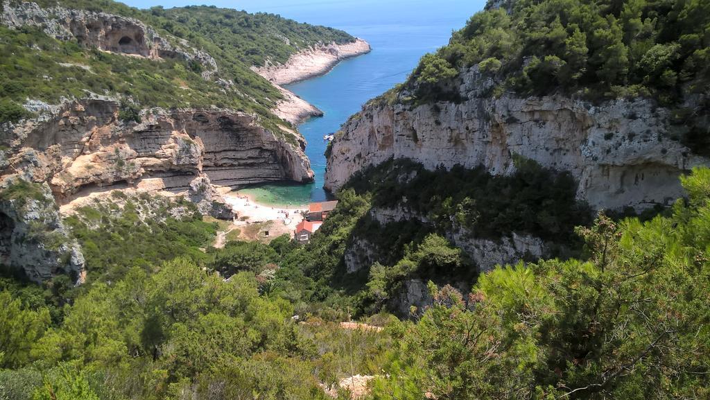 Holiday Home Stiniva Вис Екстериор снимка